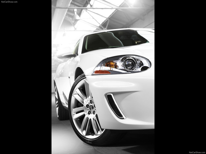Illustration for article titled 2010 Jaguar XKR: 510 HP Pussycat Kills Even Faster